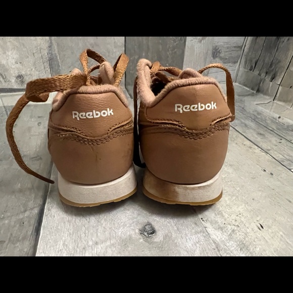 Reebok kids youth shoes size 9 - Picture 2 of 6